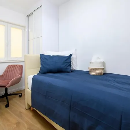 By The Sea - 22059 * 斯普利特