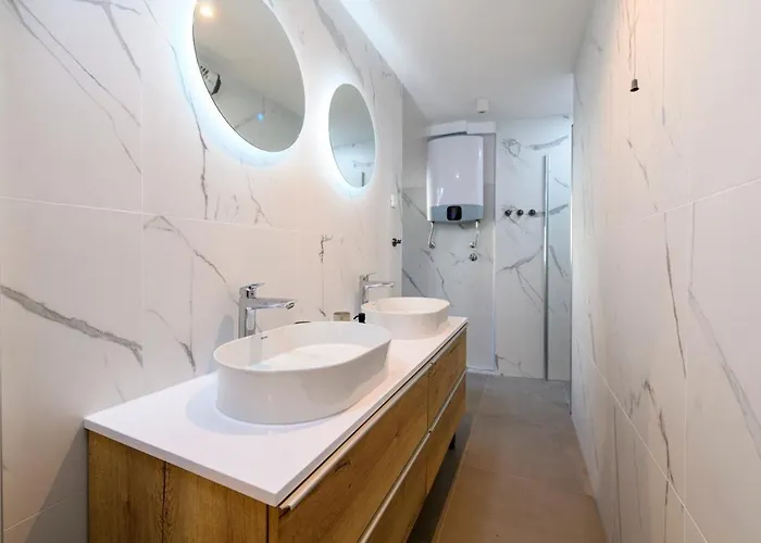 By The Sea - 22059 Apartment Split