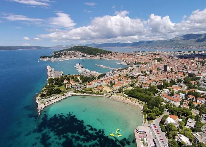 Apartment By The Sea - 22059