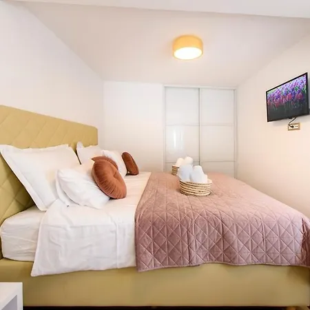 By The Sea - 22059 Апартаменты